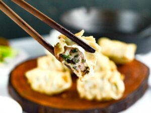 lau-chives-dumplings-close-up