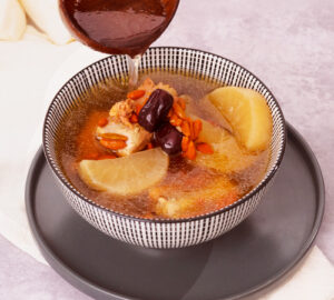 白萝卜枸杞汤 white radish goji berry soup